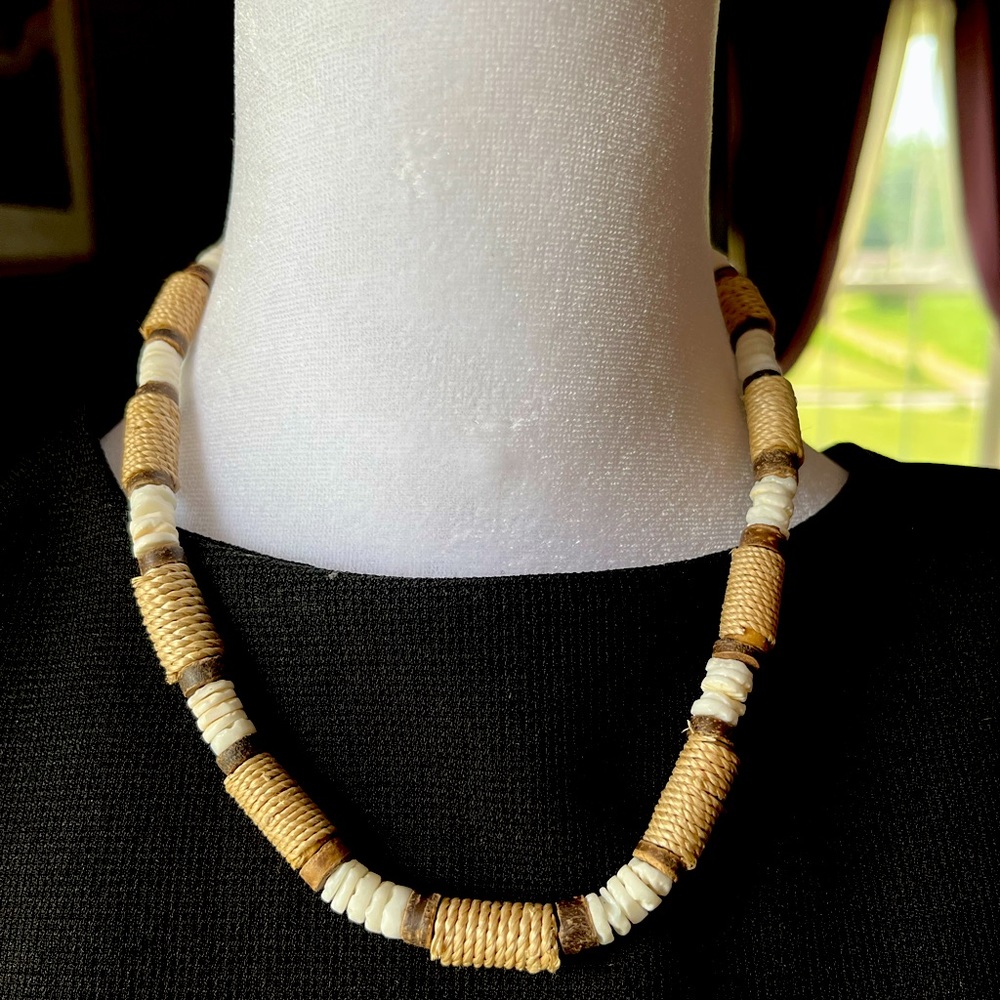 Seashell choker necklace